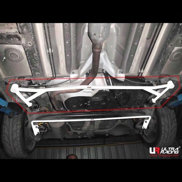 BMW 5 525/528 F10 10+ UltraRacing Rear Sway Bar 16mm