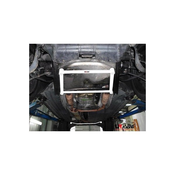 Isuzu Trooper 3.2 98-05 UltraRacing 4-Point Front H-Brace