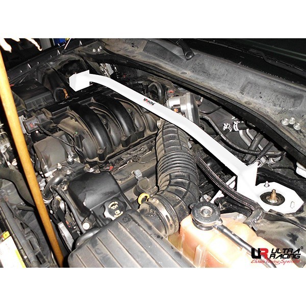 Nissan X Trail 2.0 08+ UltraRacing 4-Point Front Lower Brace