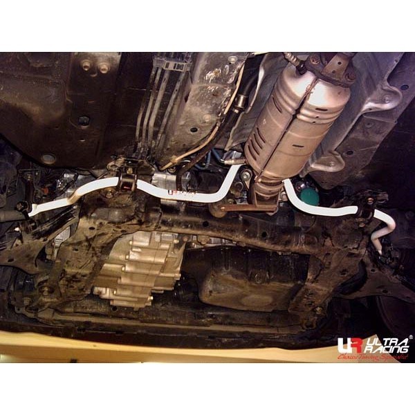 Hyundai Santa Fe 4WD 13+ UltraRacing 4P Rear Lower Brace