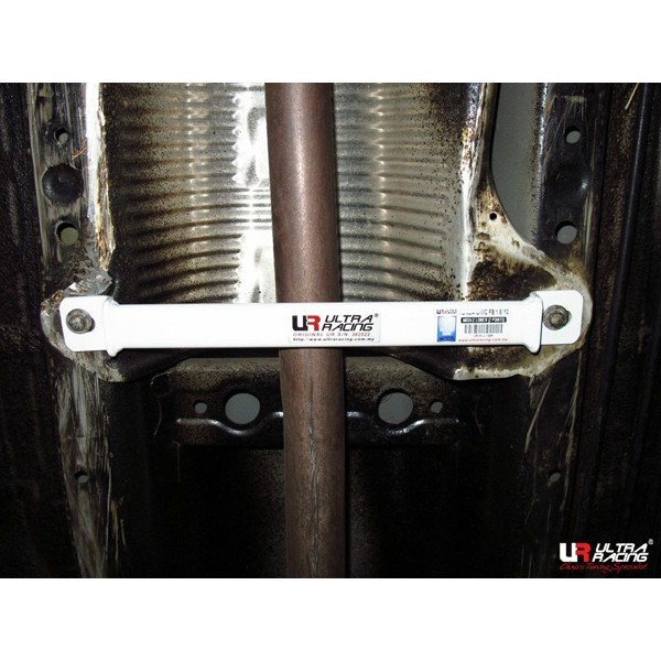 Volvo S40 04-07  UltraRacing 2-Point Mid Lower Brace 2862