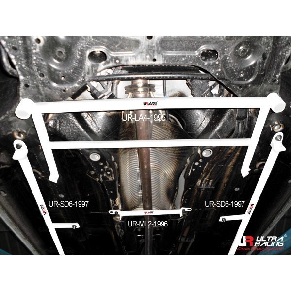 Volvo S80 10-14 UltraRacing 4-Point Rear Lower Brace 1815