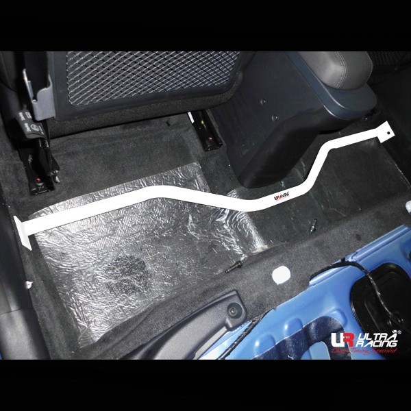 Toyota Prius XW30 10+ UltraRacing 3Point Rear Lower Bar 1637