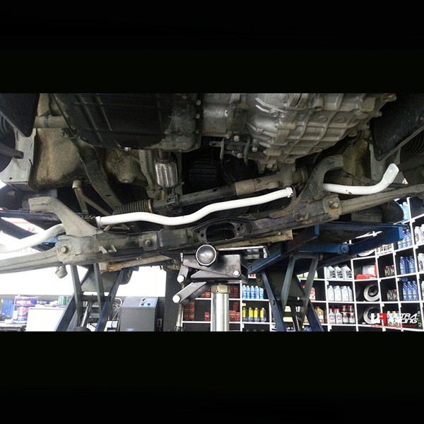 Audi A4 04-07 FSI UltraRacing 2-Point Front Upper Strutbar