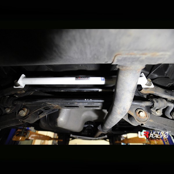 Audi A6 / A7 10+ UltraRacing 2-Point Front Lower Bar 2486
