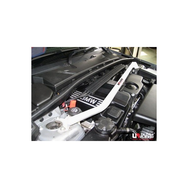 Audi A3 8P 03+ UltraRacing 4-Point Front H-Brace