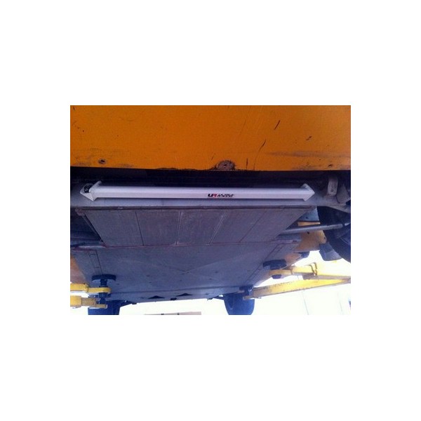 BMW 6-Series E63 03-10 UltraRacing Front Upper Strutbar