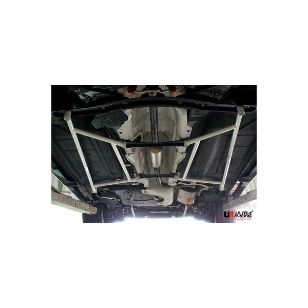 BMW E83 X3 2.5 03+ UltraRacing 2-Point Front Upper Strutbar