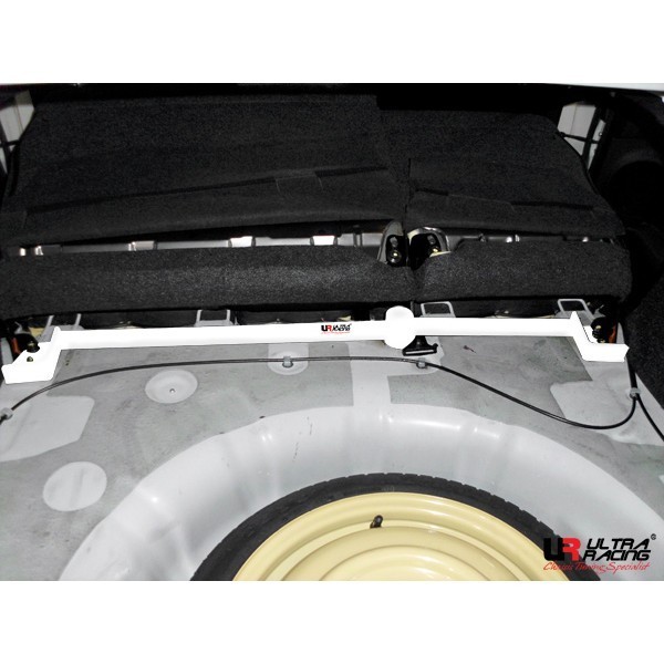 BMW M5 E60 05-10 UltraRacing 2-Point Rear Lower Brace 2743
