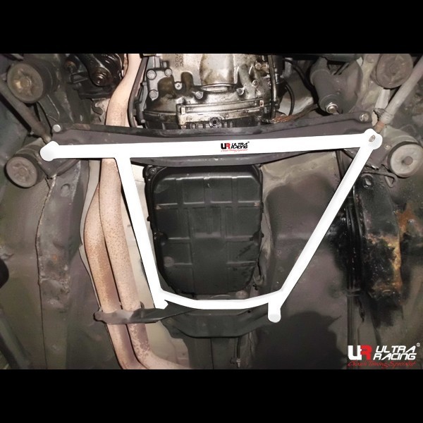 Honda Prelude BA3 88-91 UltraRacing Front Upper Strutbar