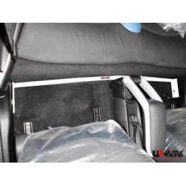 Hyundai i30 07+ UltraRacing 2-Point Rear Lower Tiebar 676