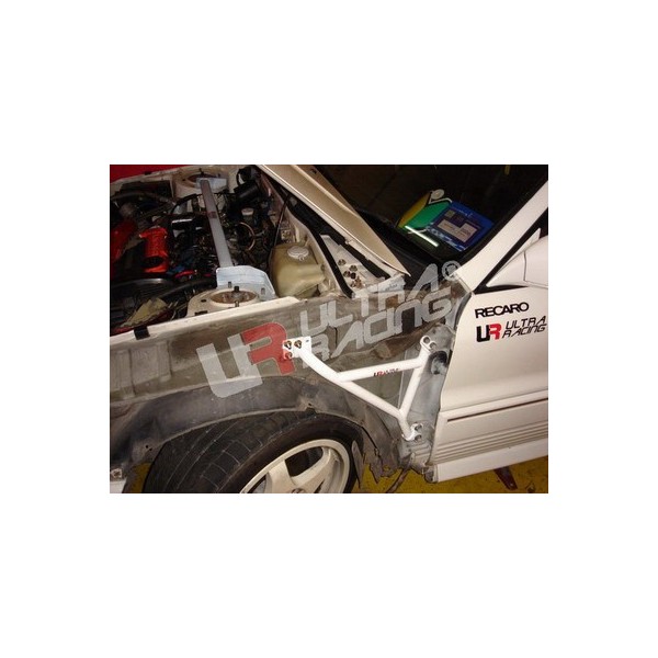 Kia Sportage 10+ 2.0 UltraRacing Front Lower Tiebar 1732