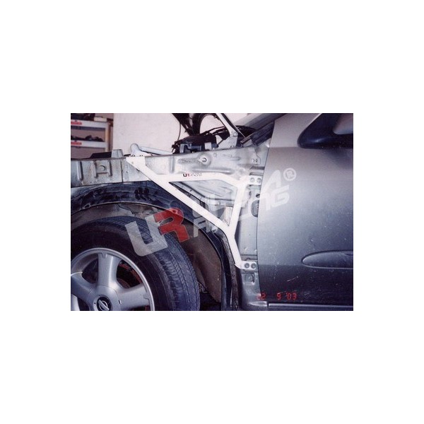 Mercede GLK 08-15 UltraRacing 2-Point Front Upper Strut Bar