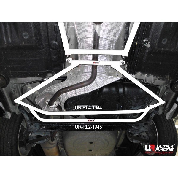 Mercedes C AMG W203 00-07 UltraRacing 2P Rear Lower Brace