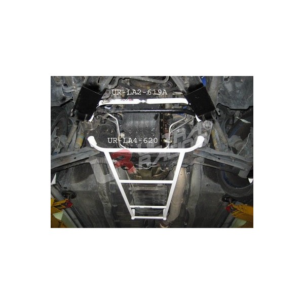 Nissan Cefiro 98-03 A33 UltraRacing Front Upper Strutbar