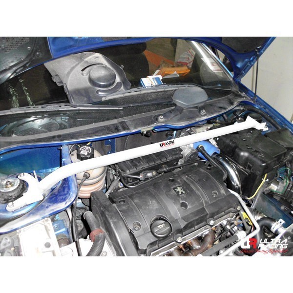 Opel GT 07-09 UltraRacing 2-Point Front Upper Strut Bar